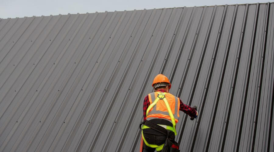 Professional gutter cleaning in San Fidel, NM